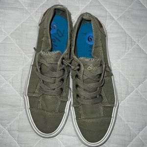 Blowfish size 6.5 army/olive green sneakers